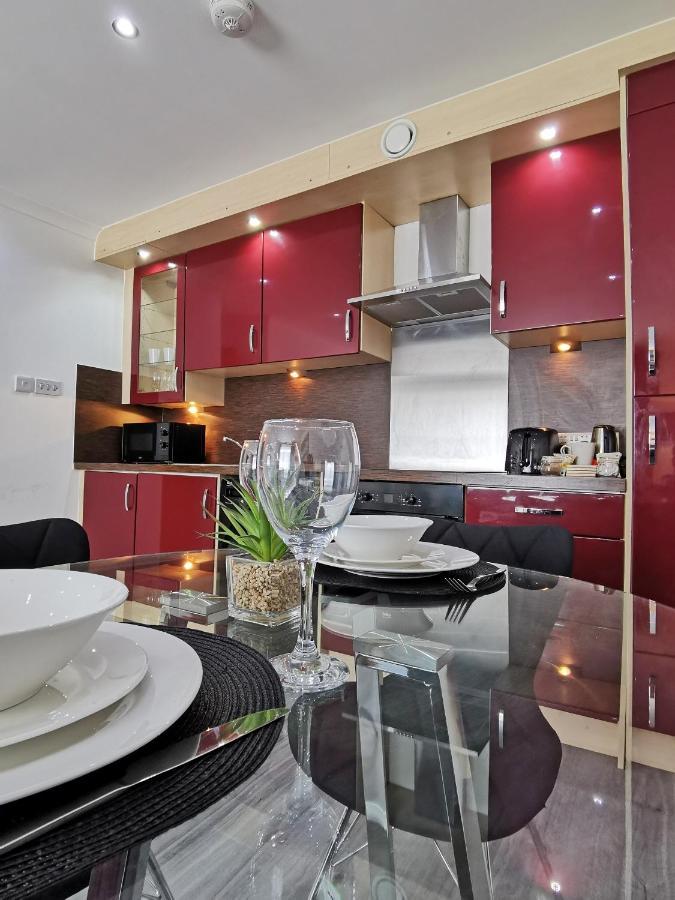 Vkm Apartments Glasgow Bagian luar foto