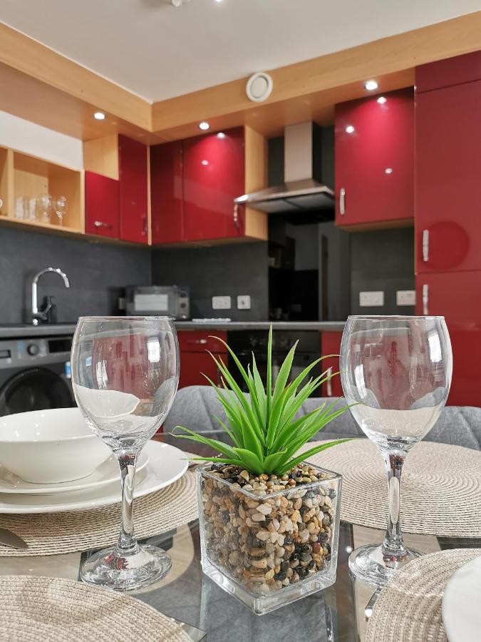 Vkm Apartments Glasgow Bagian luar foto