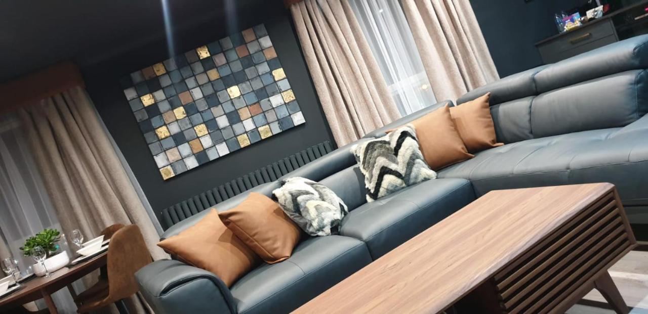 Vkm Apartments Glasgow Bagian luar foto