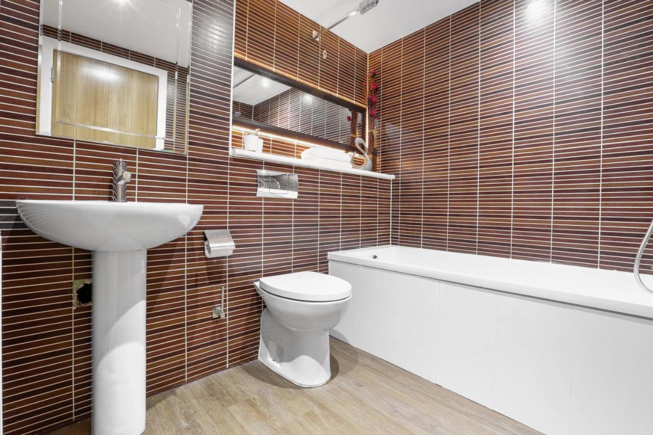 Vkm Apartments Glasgow Bagian luar foto
