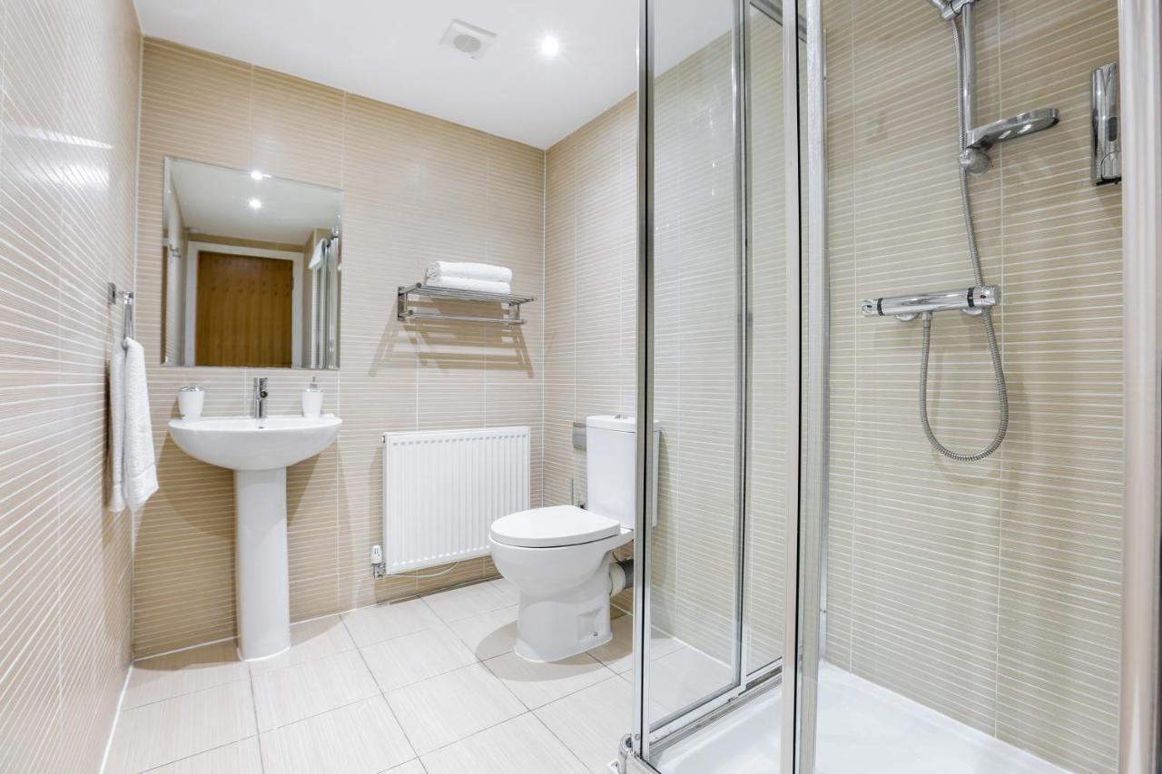 Vkm Apartments Glasgow Bagian luar foto
