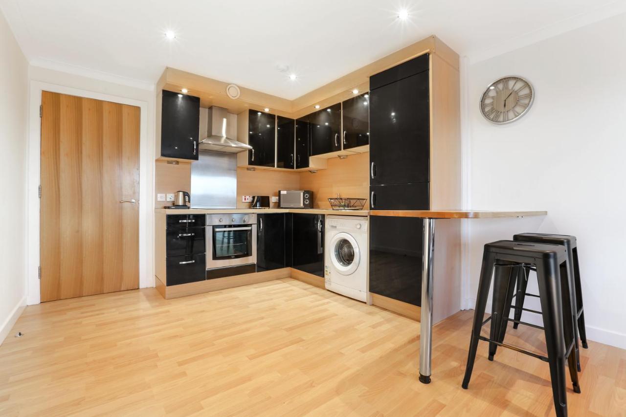 Vkm Apartments Glasgow Bagian luar foto