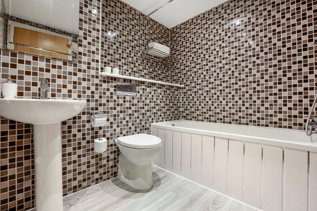 Vkm Apartments Glasgow Bagian luar foto