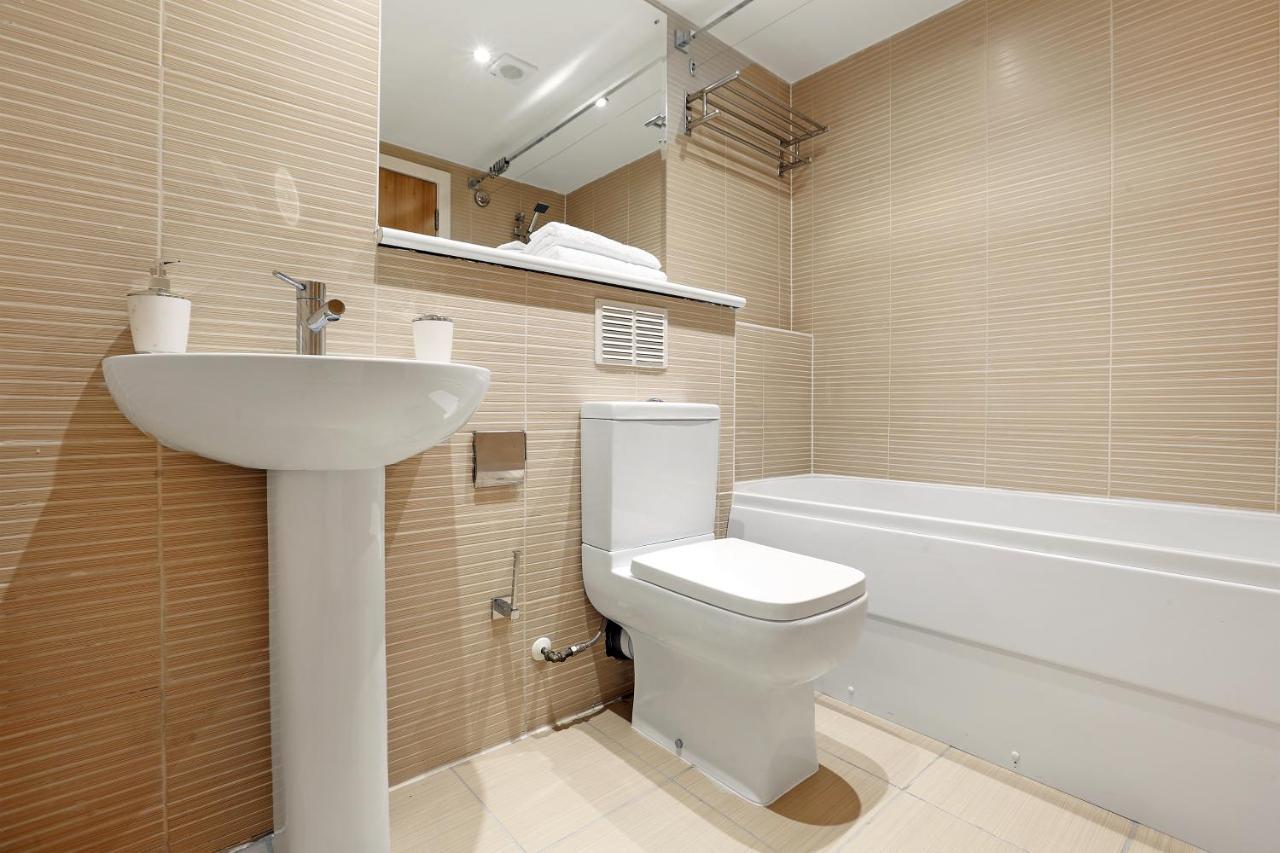 Vkm Apartments Glasgow Bagian luar foto
