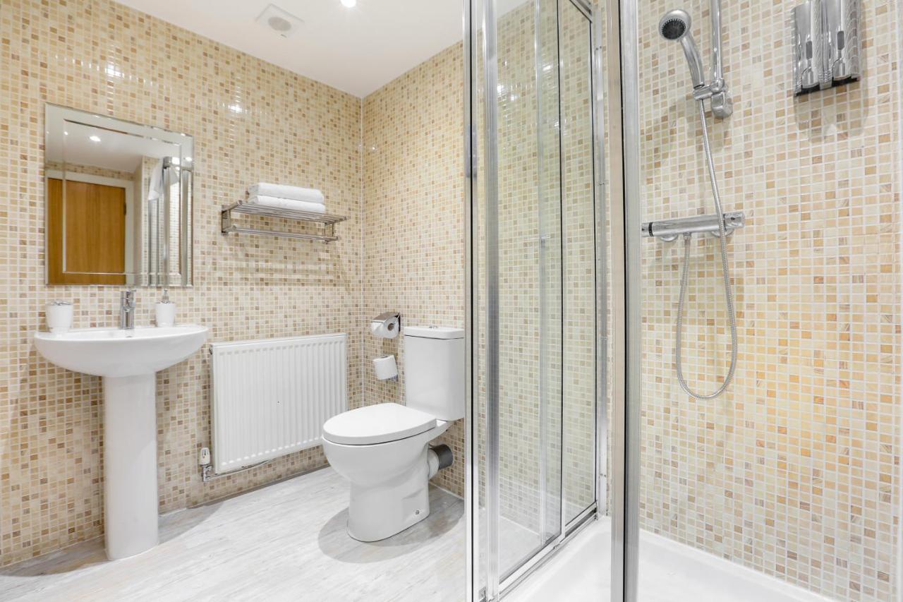 Vkm Apartments Glasgow Bagian luar foto