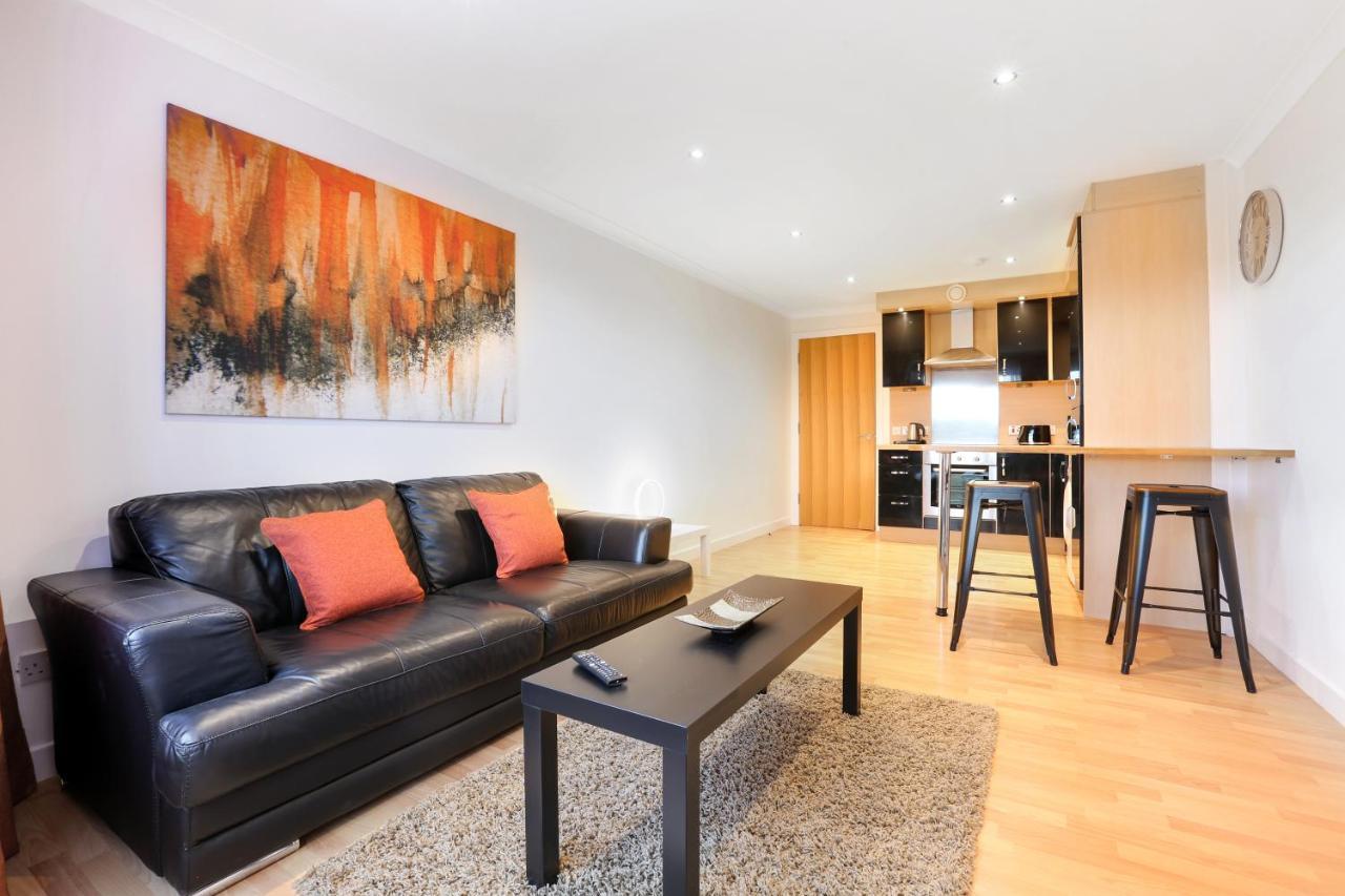 Vkm Apartments Glasgow Bagian luar foto